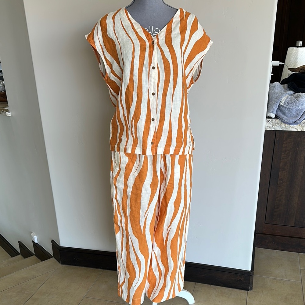 Rachel Zoe  2- piece  matching top and bottom with Relaxed Fit